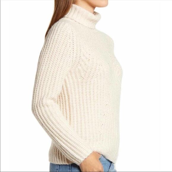 Lucky Brand Women's Oatmeal Chunky Traveling Ribbed Knit Turtleneck Sweater sz L - Picture 3 of 6